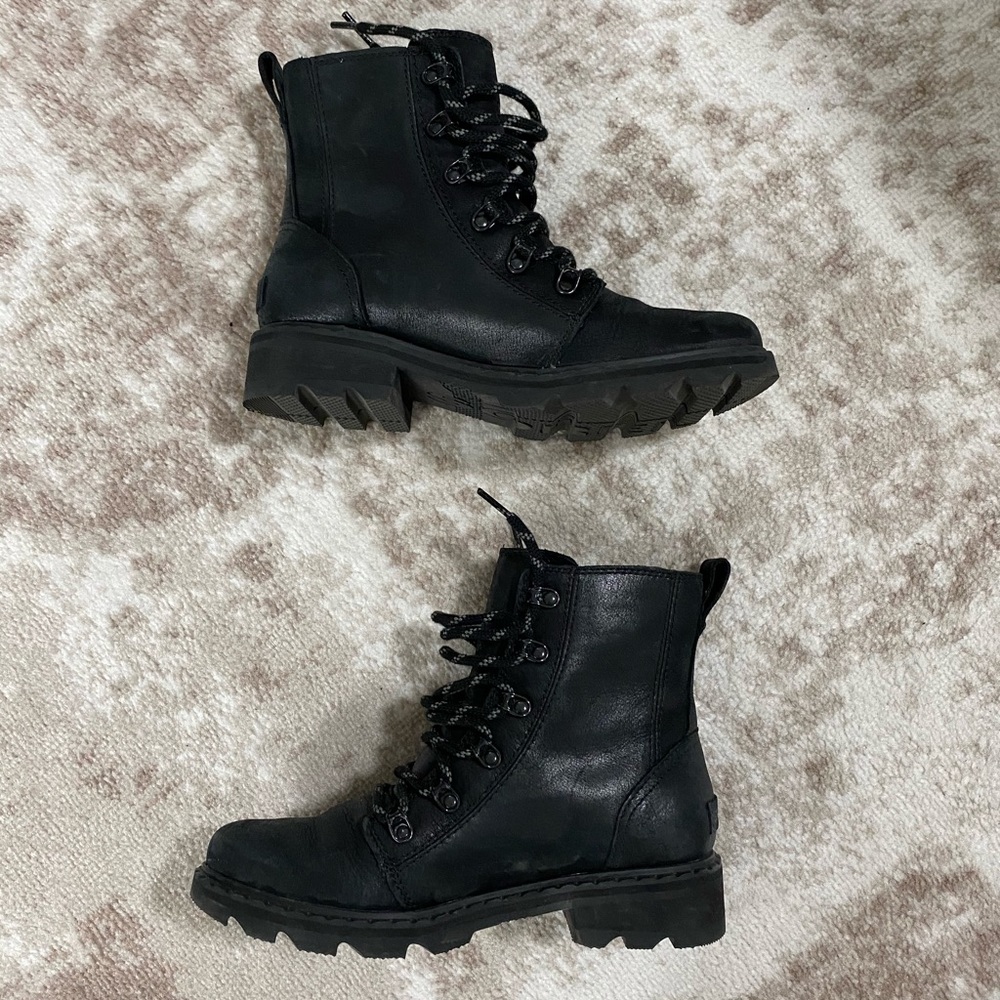 Waterproof black leather Sorel Lennox combat boots